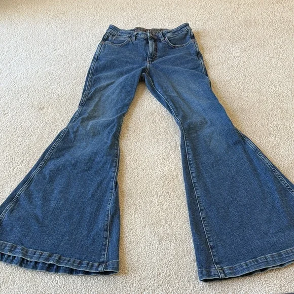 Wrangler Retro High Rise Trumpet Flare/Bell Bottom Jeans Size 26/32 - Picture 8 of 16